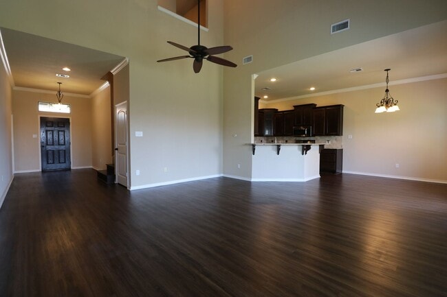 Building Photo - 3116 Stallion Dr