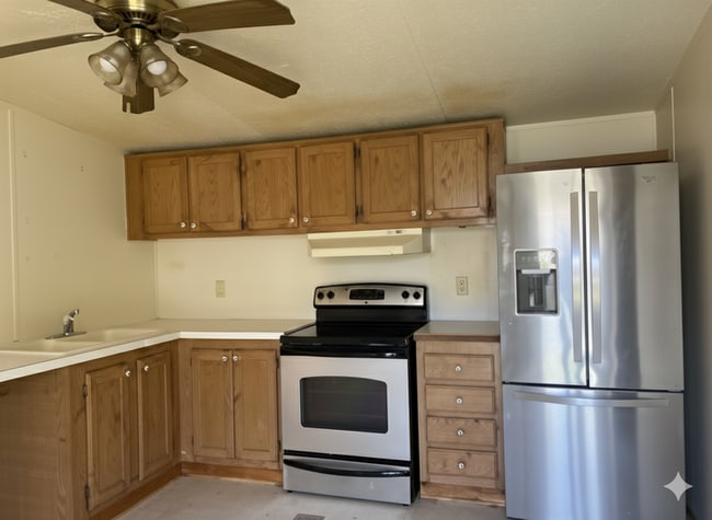 Building Photo - 2496 W Highway 98