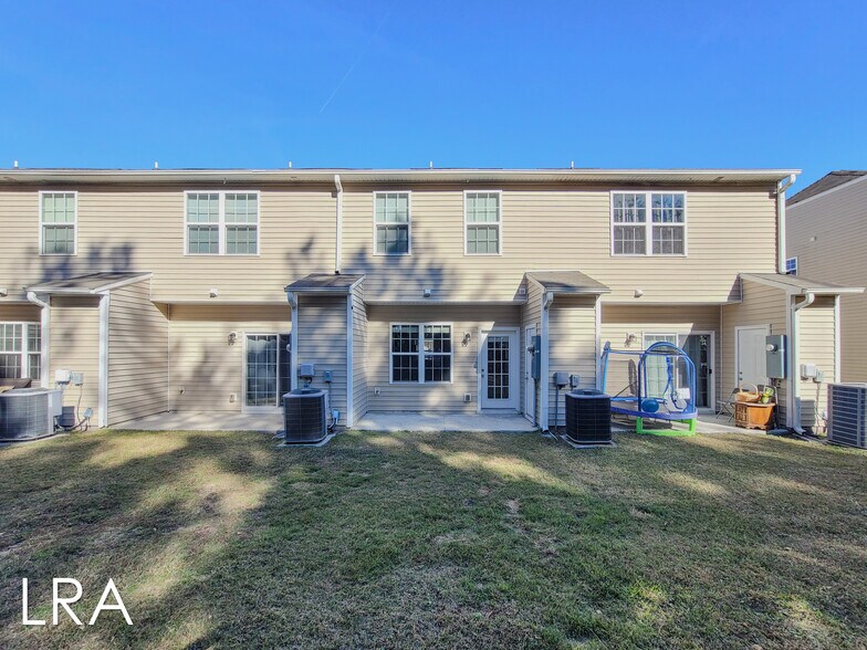 Building Photo - 127 Beacon Woods Drive