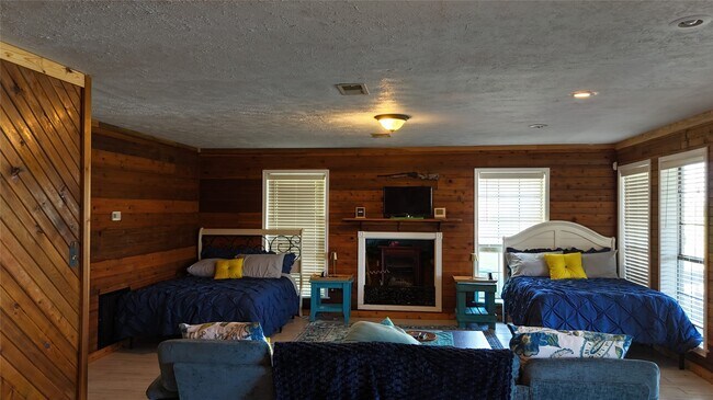 Building Photo - 393 Mason Loop