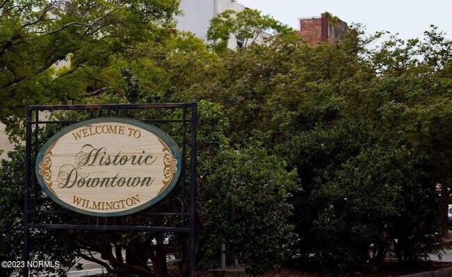 Building Photo - 4711 Azalea Landing Dr