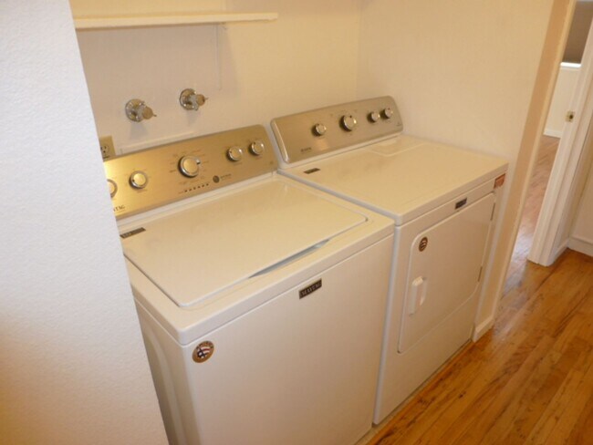 Building Photo - Four Bedroom, Two Bath, Two Car Garage Rem...