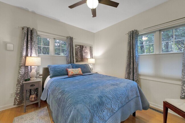 Building Photo - Charming 2BR Condo in Asheville