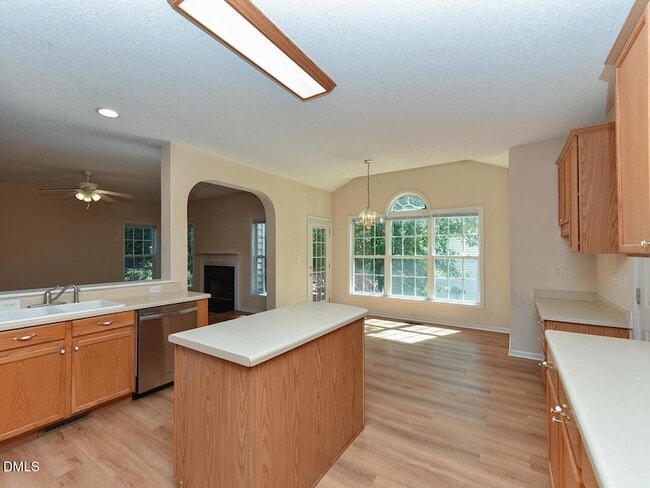 Building Photo - 406 Somersview Dr