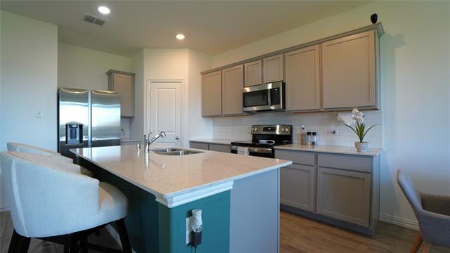 Building Photo - 725 Alden Dr