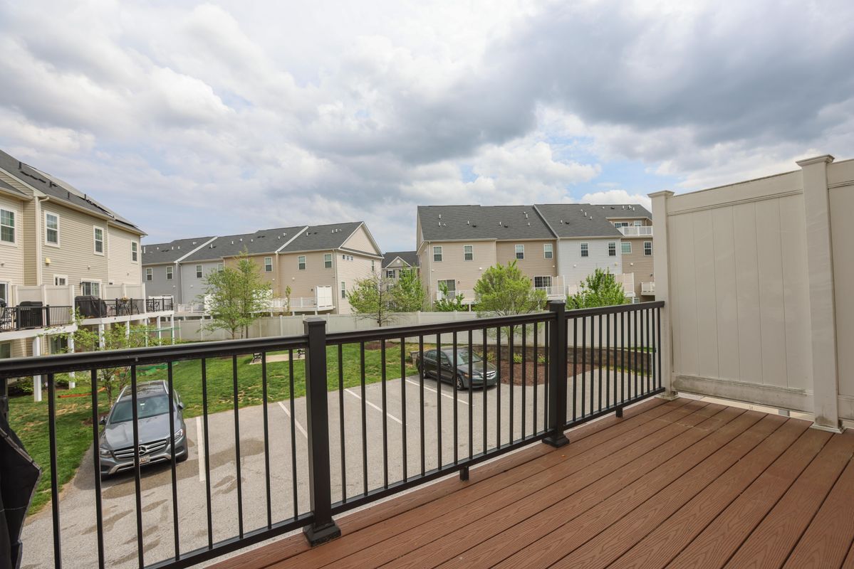 Building Photo - 7954 Blue Stream Dr
