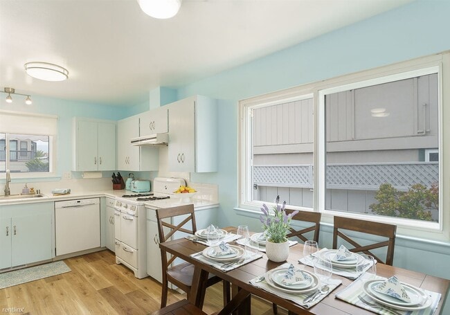 Building Photo - 3 br, 1.5 bath House - 3853 Ocean Spray