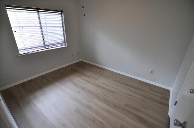 Building Photo - 602 Timbergrove Ct