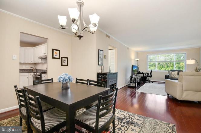 Dining living - 8315 N Brook Ln