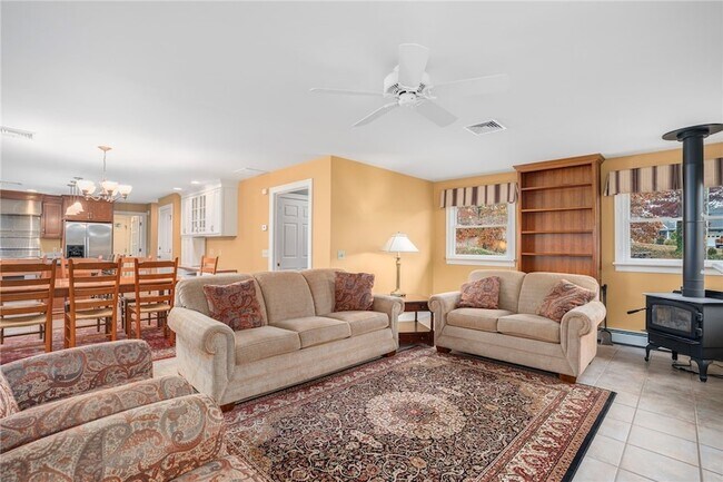 Building Photo - 14 Betty Hill Rd