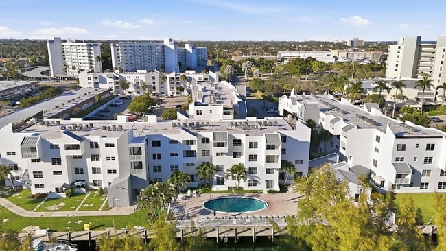 Building Photo - 2860 NE 14th Street Causeway