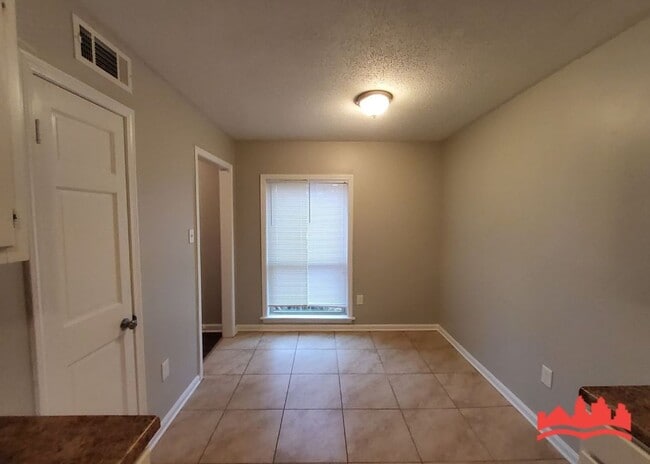 Building Photo - 6279 Kirby Downs Dr