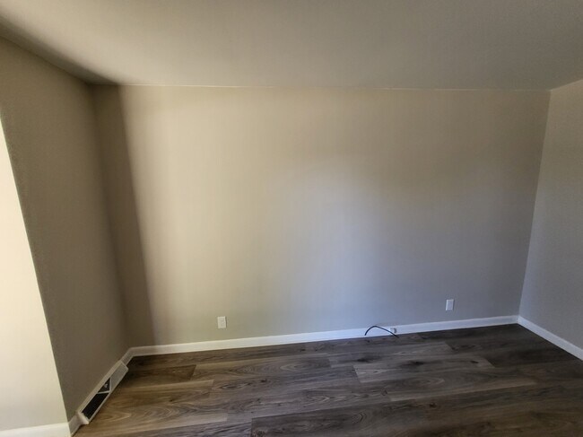 Building Photo - 4028 Plantation Dr