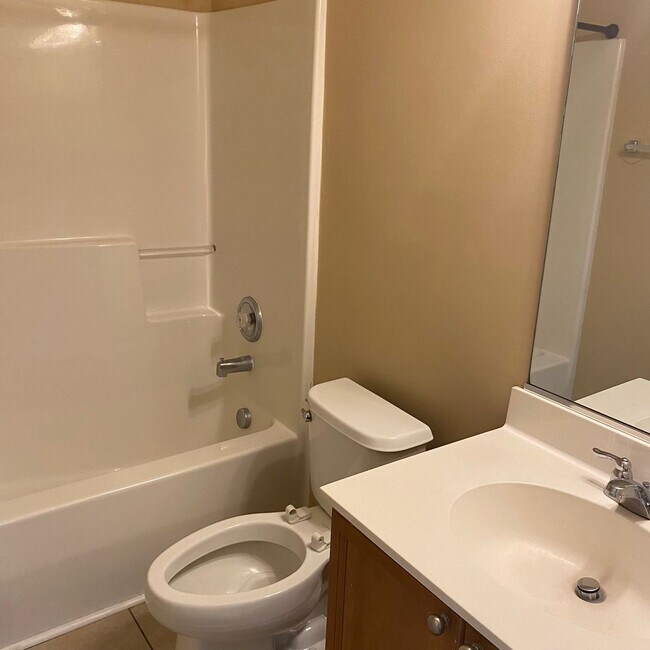 Building Photo - Plum Creek 4Br 2.5Ba
