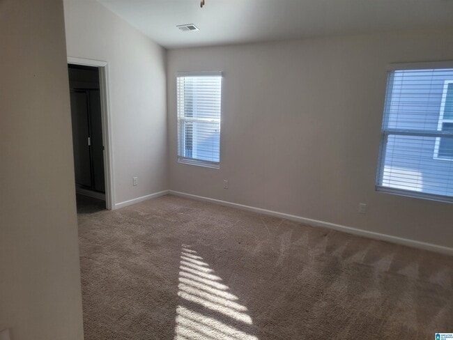 Building Photo - 407 W Park Dr