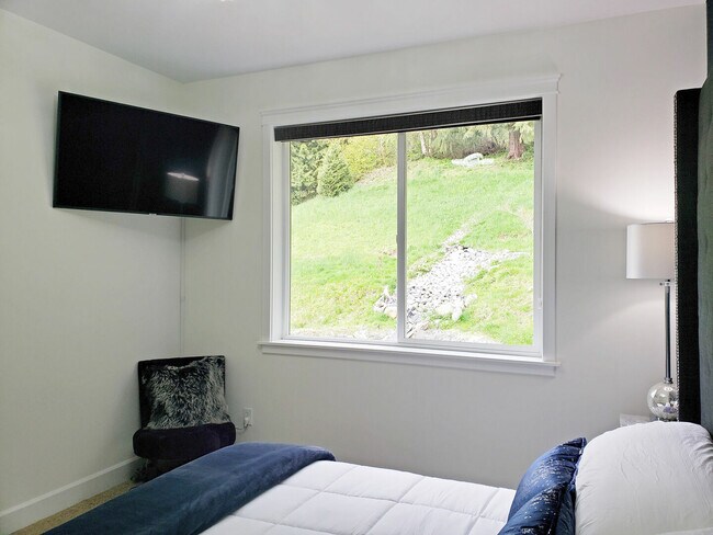 Building Photo - 4812 Beaver Pond Dr S