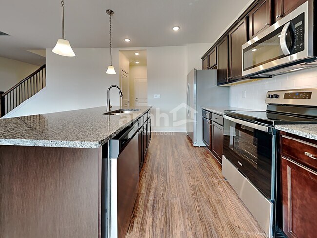 Building Photo - 83 Banyan Forest Drive