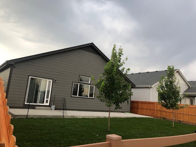 Building Photo - 859 S Depot Dr