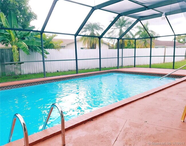 Building Photo - Southwest 45th Terrace, Miami, FL 33175 - ...