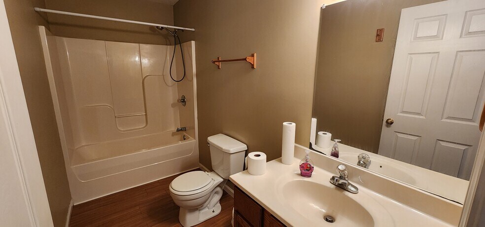 Building Photo - 1714 Bend View Ln