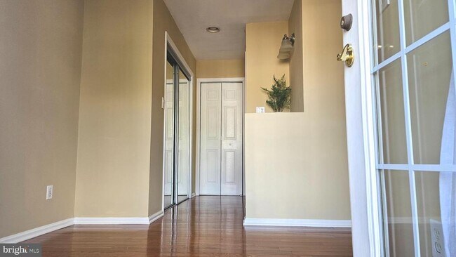 Building Photo - 6008 Rabbit Hill Ct