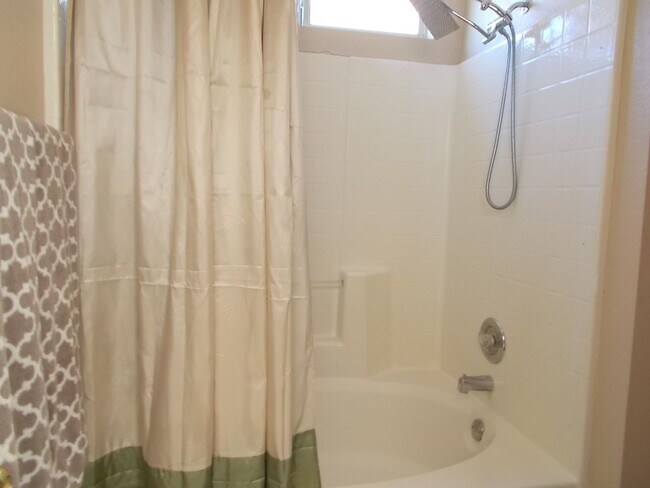 Building Photo - Comfort & Space in a Furnished Home