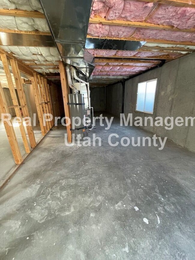 Building Photo - 310 E 300 S