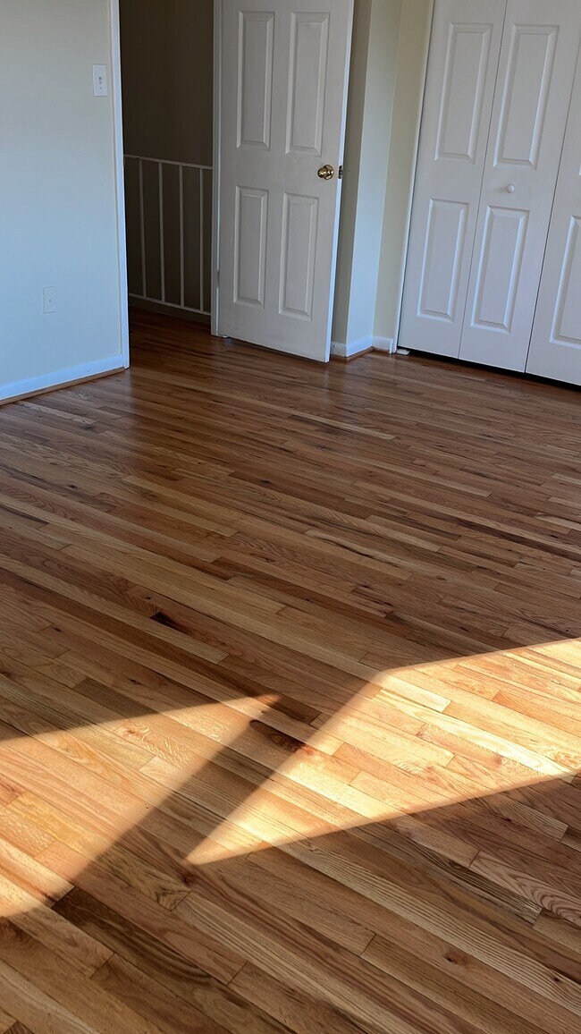 Building Photo - 2 Wimbledon Ln