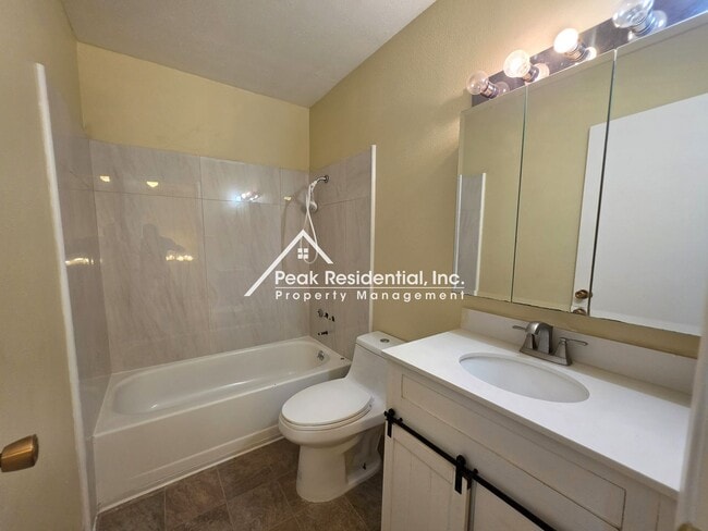 Building Photo - 6691 Greenback Ln
