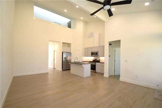 Building Photo - 460 Azurite Rd