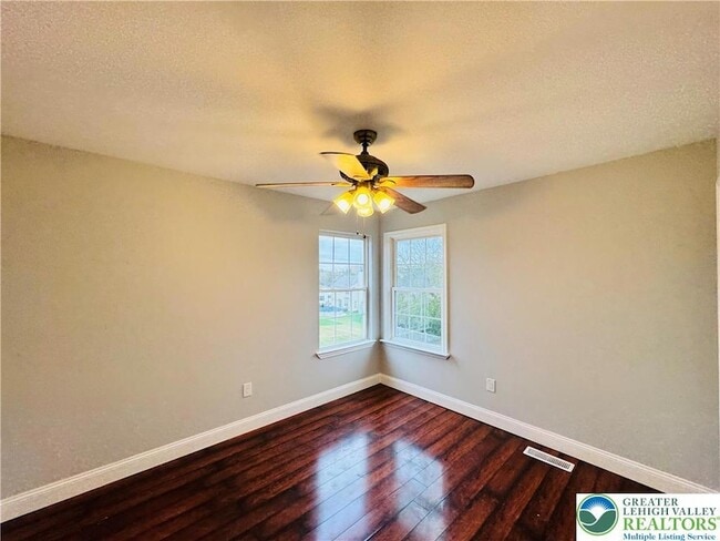 Building Photo - 2274 Briarwood Dr