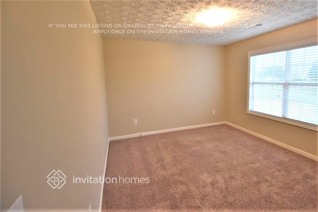 Building Photo - 850 Fawnfield Dr