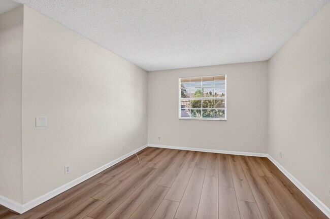 Building Photo - 6695 Via Regina