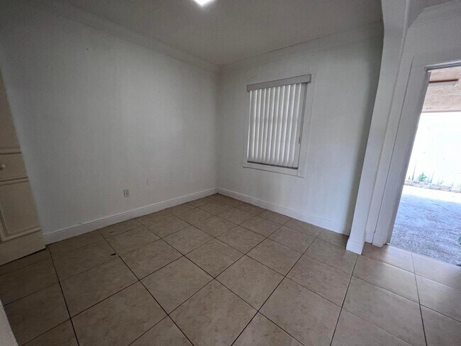 Building Photo - 1501 Meridian Rd