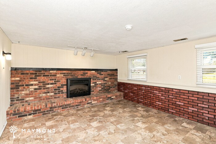 Building Photo - 9436 Burgess Dr