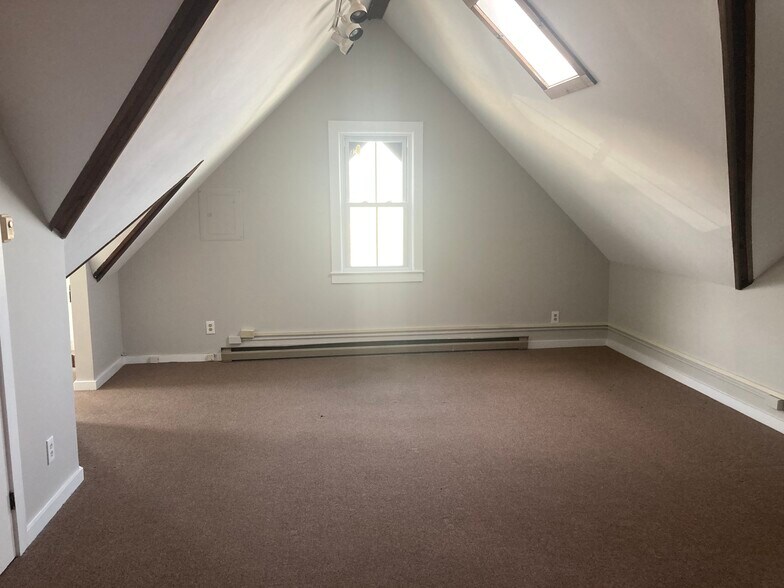 Building Photo - 93 Greenwood Ave