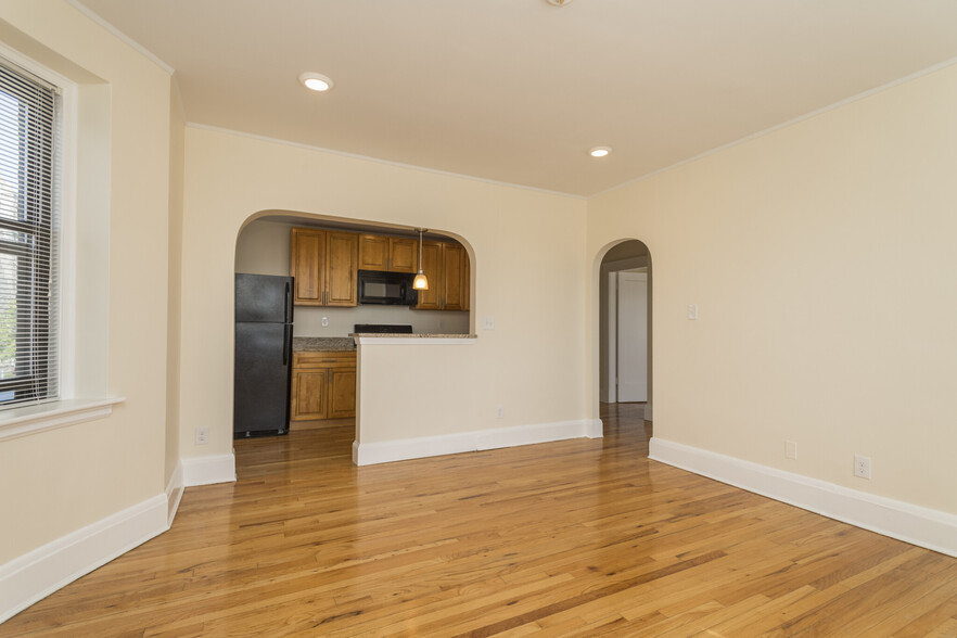 Building Photo - 140 Highland Ave