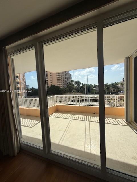 Building Photo - 785 Crandon Blvd