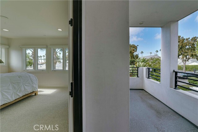 Building Photo - 608 Heliotrope Ave