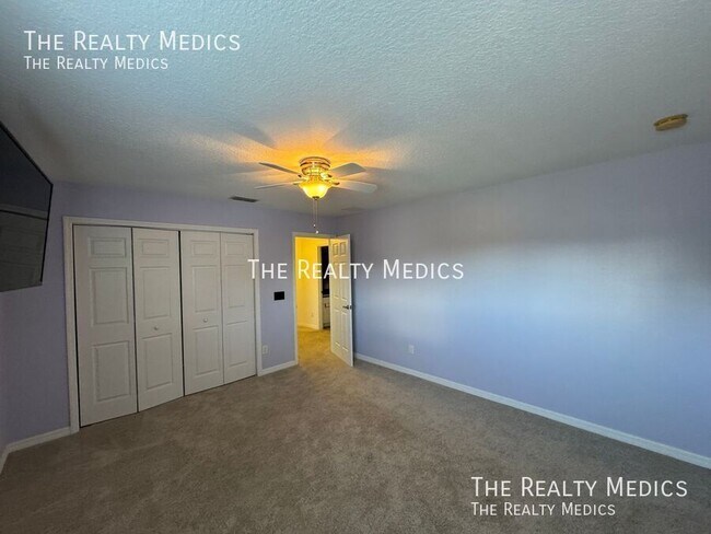 Building Photo - 1328 Karok St