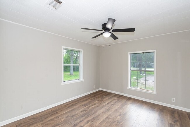 Building Photo - 2523 S Broadway St