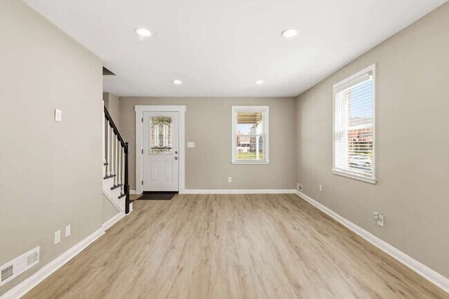 Building Photo - 3482 Dunhaven Rd