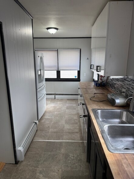 Building Photo - 46-101 E Hummelstown St