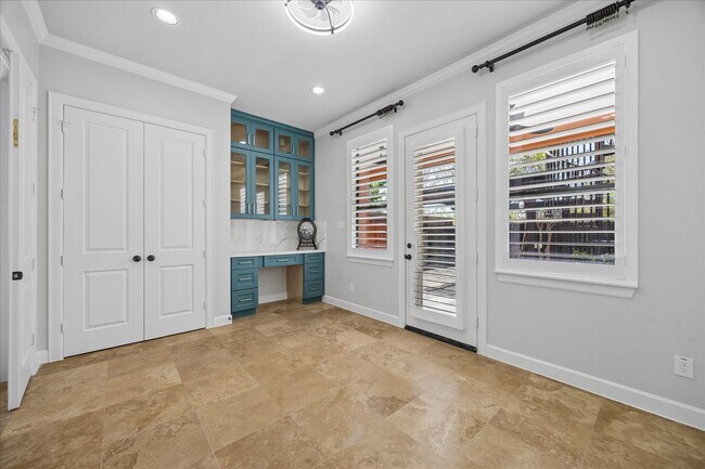 Building Photo - 709 Herkimer St