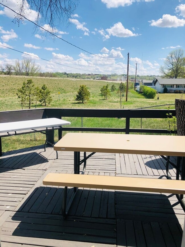 Building Photo - 3 Bedroom Home