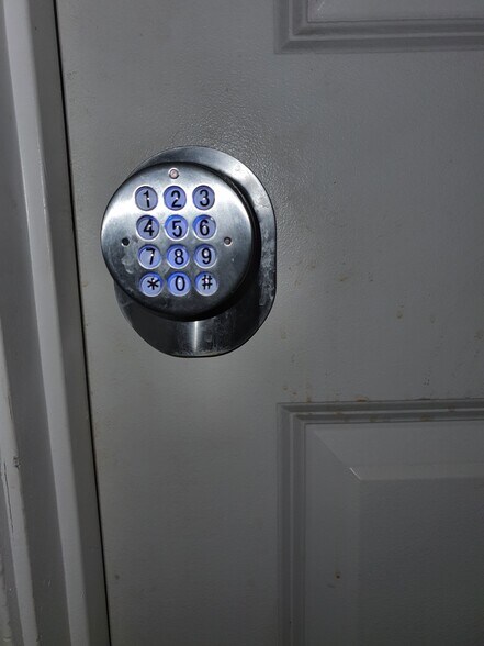 Building Photo - 135 Cedar St