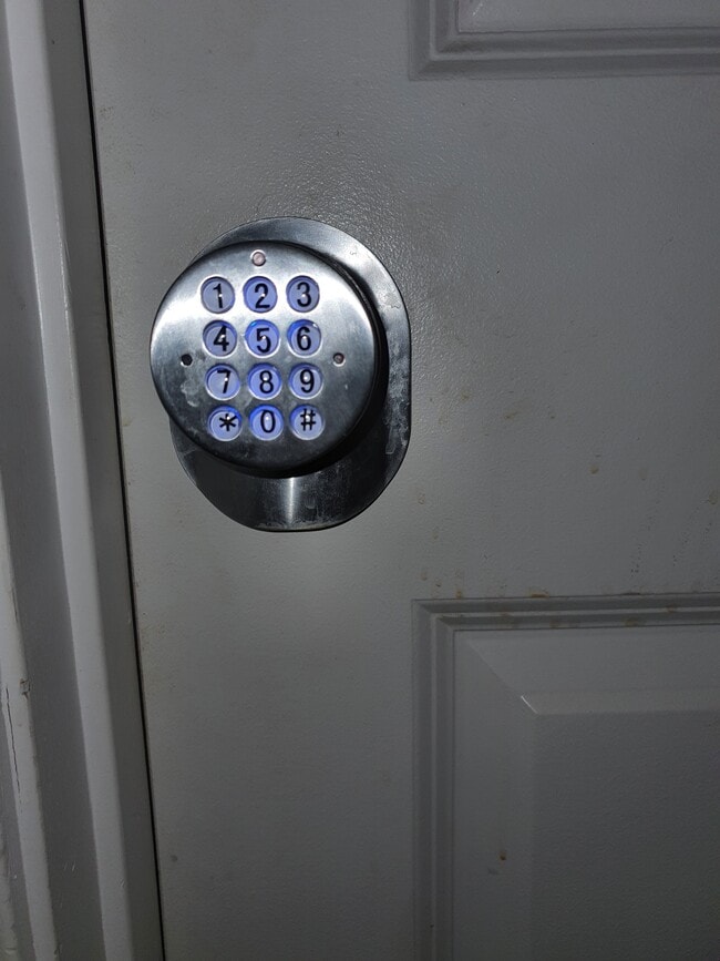 Building Photo - 135 Cedar St