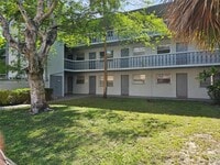 Building Photo - 900 Tallwood Ave