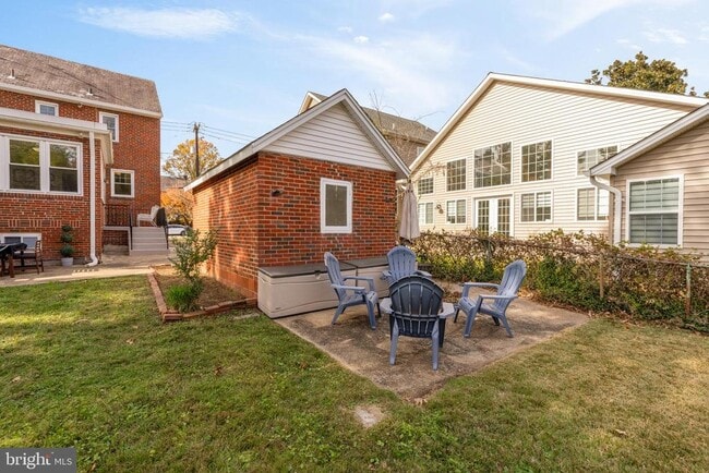 Building Photo - 6403 40th Ave