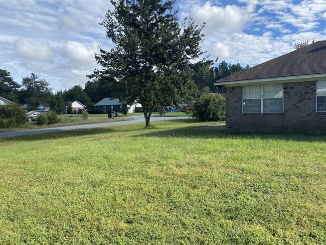 Building Photo - 293 Kenny Dr